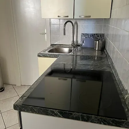 Apartment Pretty Studio : A Lovely Studio Lodges 3 Adults Close To Monte Carlo !